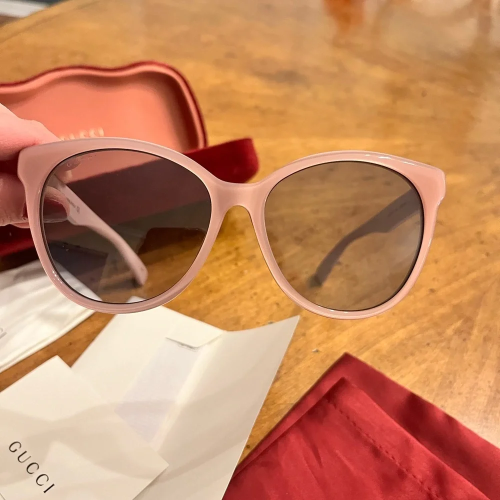 Gucci Sunglasses - Picture 3 of 14